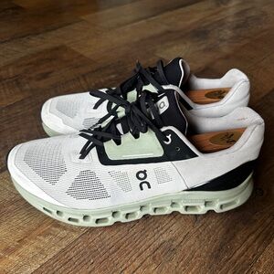 On Running Cloudstratus M11